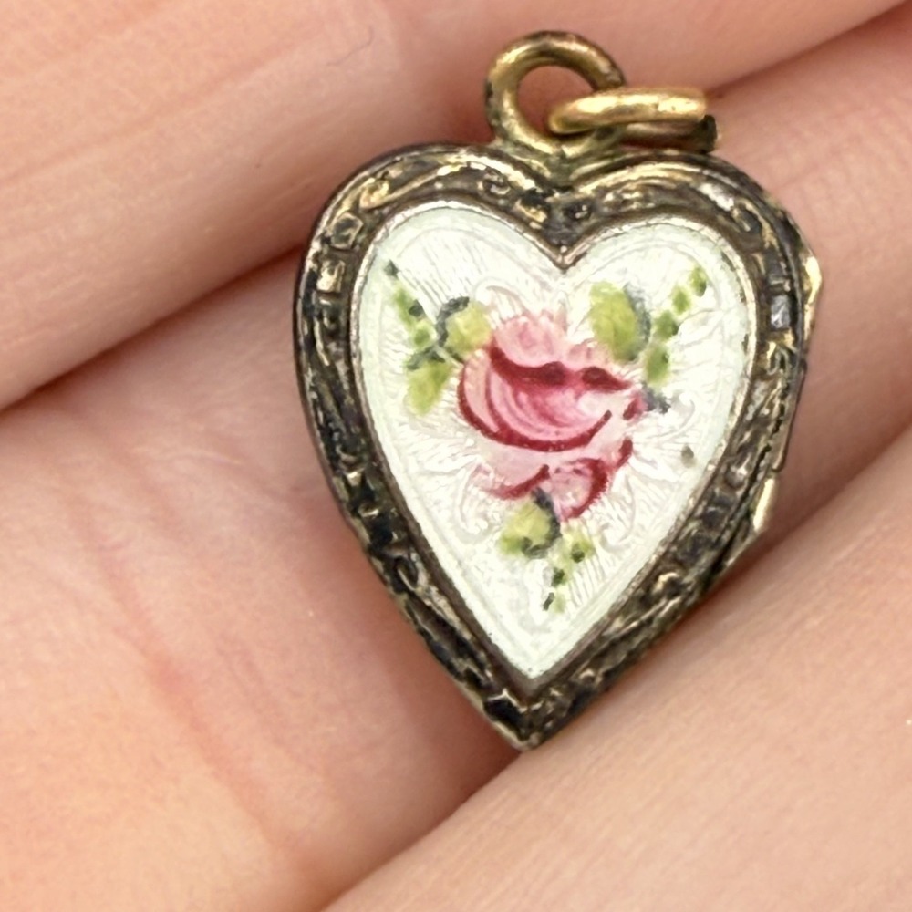 Vintage Kiddie Kraft Locket Heart Gold Tone Guilloche Enamel Flower READ